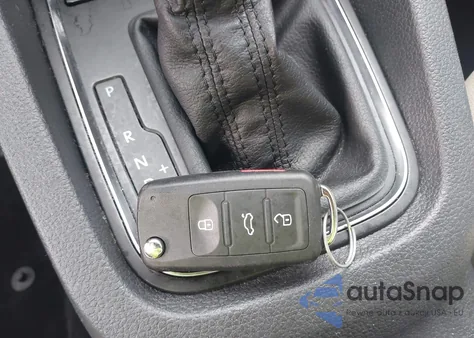 2017 Volkswagen Jetta 1.4T Se z USA, uszkodzony, nr VIN 3VWDB7AJ5HM322523